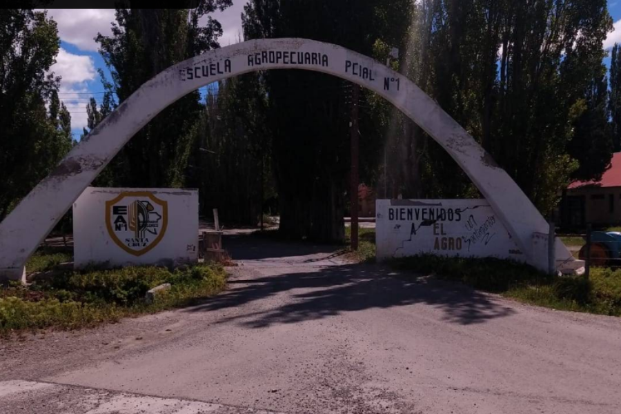 Escuela Agropecuaria Gregores