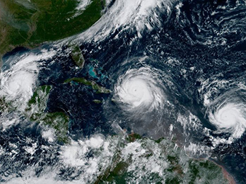 huracanes desde el espacio