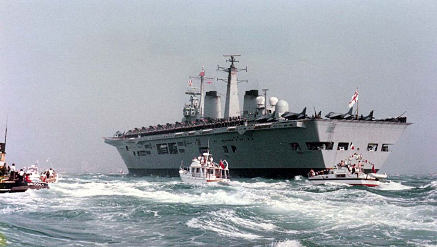 El Ataque A Reo Al Portaaviones Hms Invincible El Rompehielos