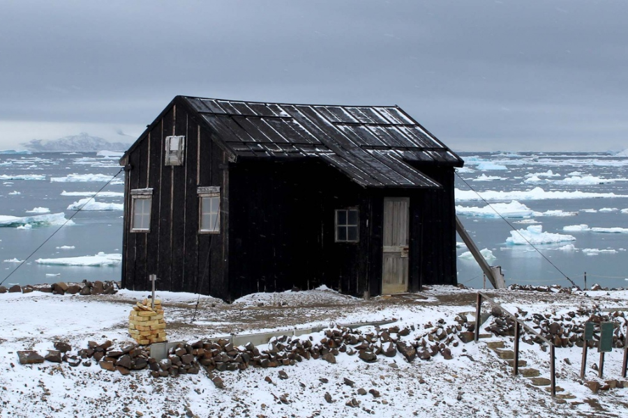 Refugio Suecia, Sitio y Monumento Histórico N° 38 del Tratado Antártico