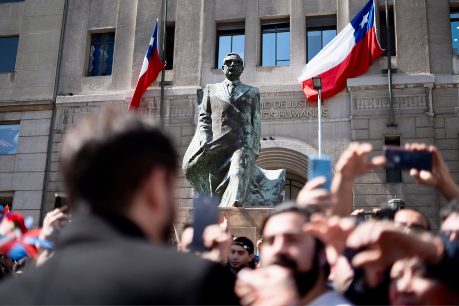 estatua allende 50 años golpe