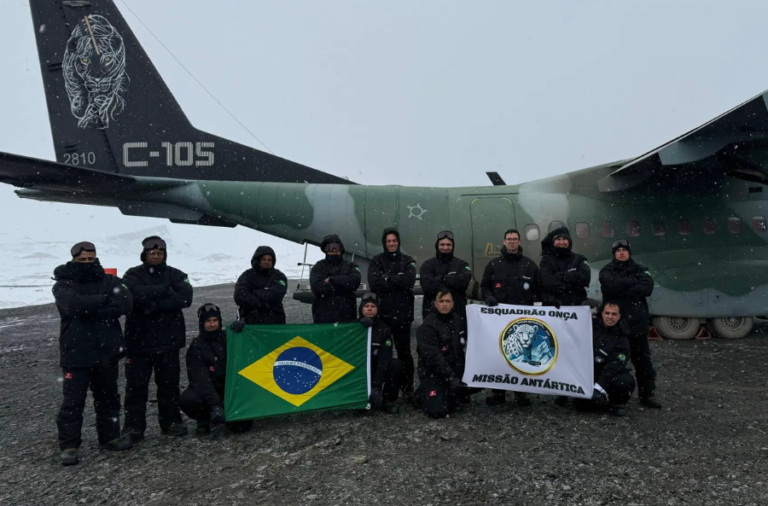 noticiaspuertosantacruz.com.ar - Imagen extraida de: https://elrompehielos.com.ar/por-primera-vez-un-airbus-c295-de-la-fuerza-aerea-brasilena-aterrizo-en-la-antartida