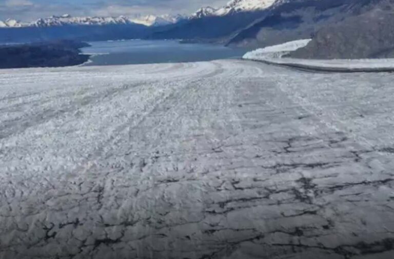 noticiaspuertosantacruz.com.ar - Imagen extraida de: https://elrompehielos.com.ar/el-asombroso-metodo-que-los-cientificos-usaron-para-medir-el-glaciar-upsala