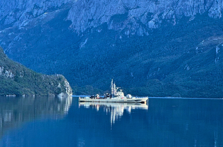 noticiaspuertosantacruz.com.ar - Imagen extraida de: https://elrompehielos.com.ar/la-indomita-realizo-el-primer-relevo-de-puestos-del-ano-en-tierra-del-fuego