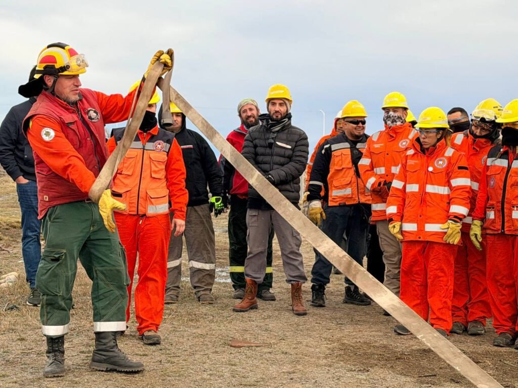 brigadistas Santa Cruz incendios forestales