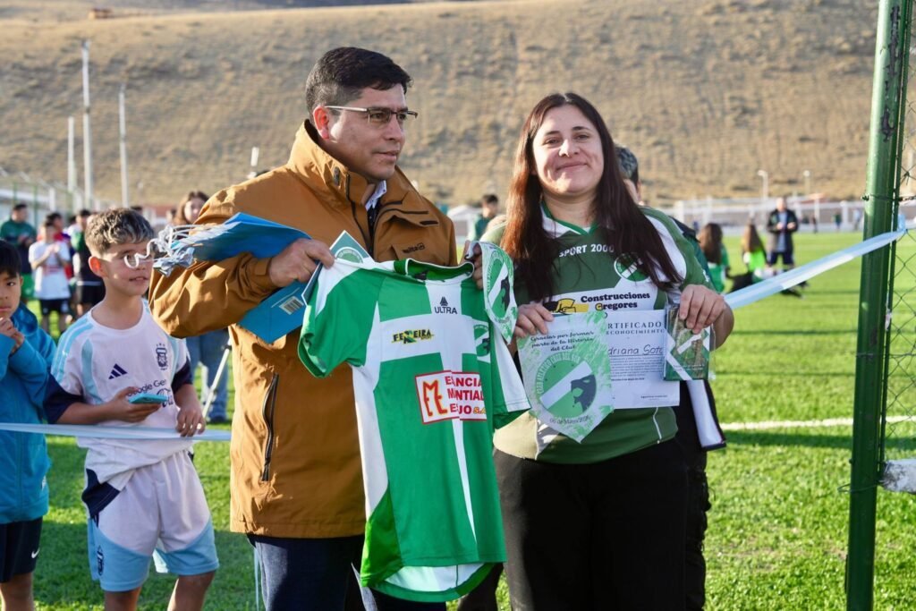 cancha de césped sintético en Gobernador Gregores