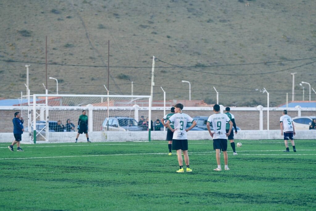 cancha de césped sintético en Gobernador Gregores