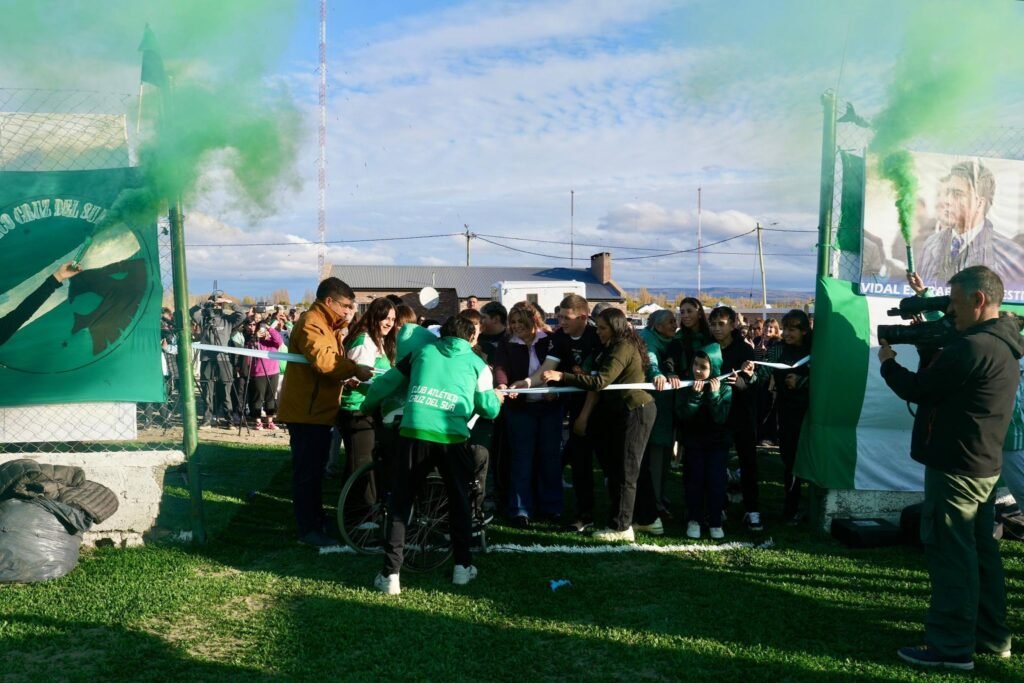 cancha de césped sintético en Gobernador Gregores