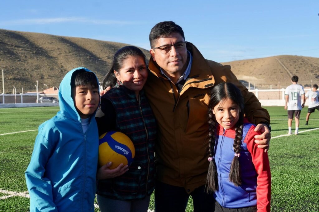 cancha de césped sintético en Gobernador Gregores