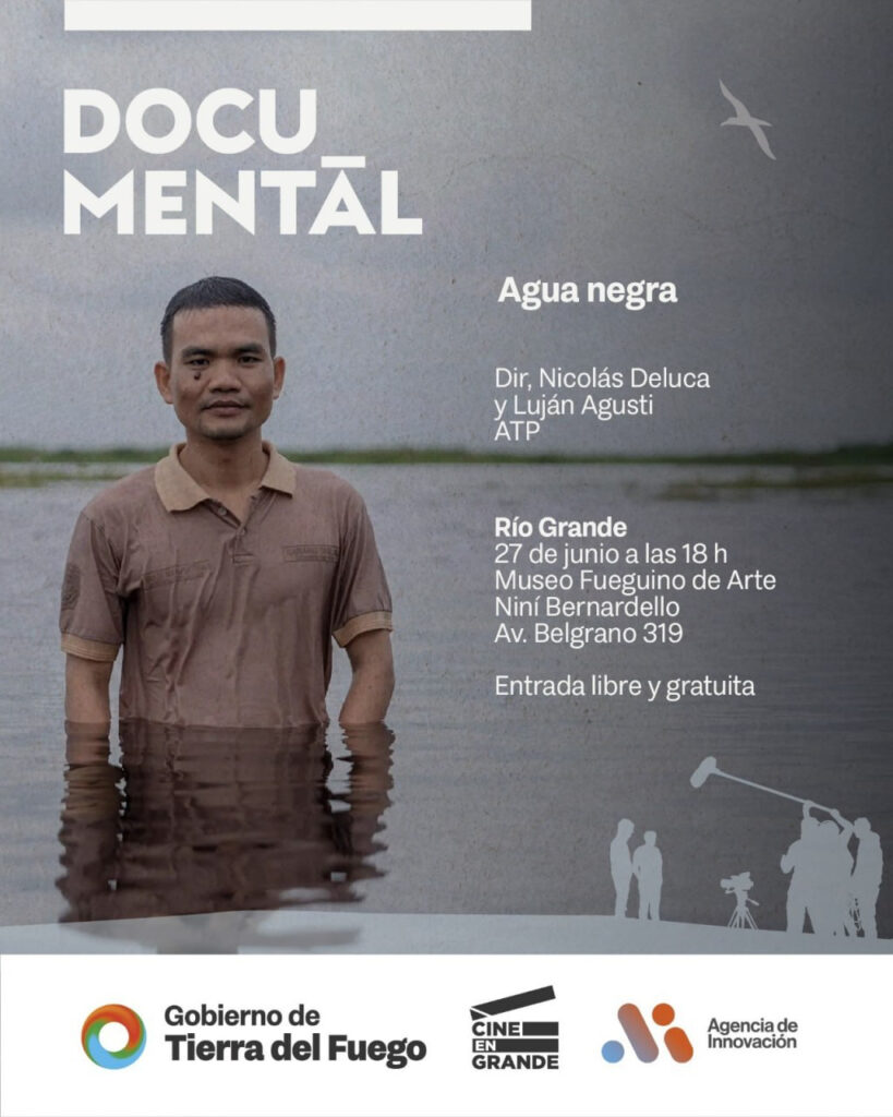 Proyección de Agua Negra en el Museo Fueguino de Arte de Río Grande, obra documental y transmedia sobre turberas