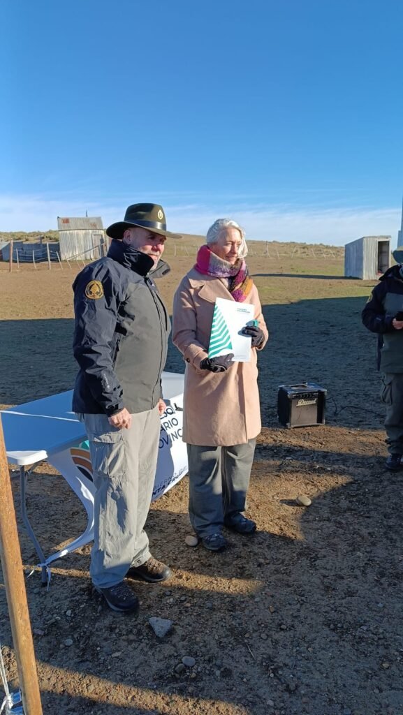 Autoridades de Parques Nacionales, el Consejo Agrario Provincial y la UNPA durante la puesta en operaciones del Destacamento El Rincón en la Reserva Península de San Julián