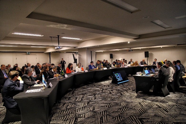 Delegaciones latinoamericanas reunidas en Punta Arenas durante la RAPAL 2025, antecedente de la edición que se realizará en Ushuaia